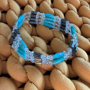 Elegant Turquoise and Black Beaded Bracelet/necklace magnetic